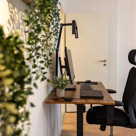 Elly Nine - Stylish Urban * 威斯巴登