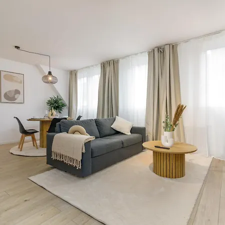 Elly Nine - Stylish Urban