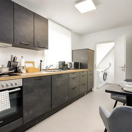 Elly Nine - Stylish Urban