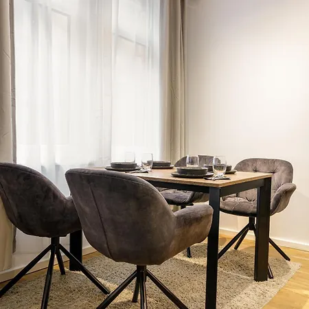 Elly Nine - Stylish Urban Apartment Wiesbaden