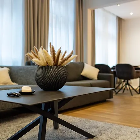 Elly Nine - Stylish Urban * Wiesbaden