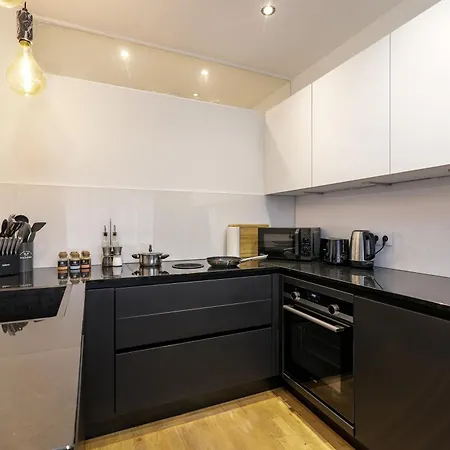 Elly Nine - Stylish Urban Βιζμπάντεν