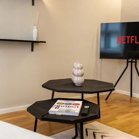 Elly Nine - Stylish Urban