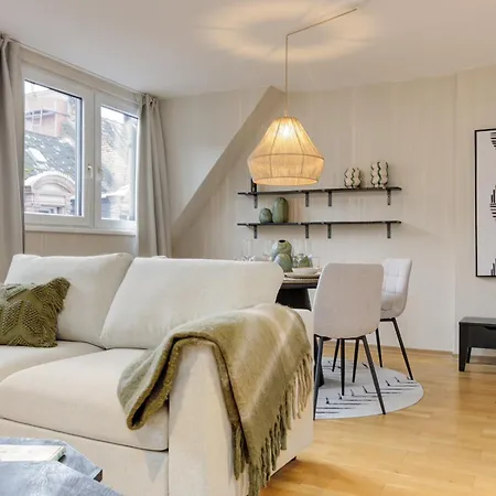 Elly Nine - Stylish Urban *