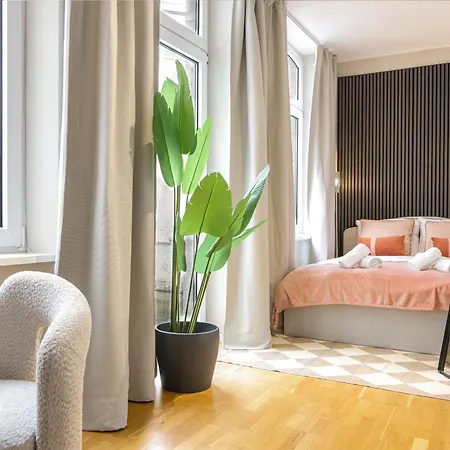 Elly Nine - Stylish Urban