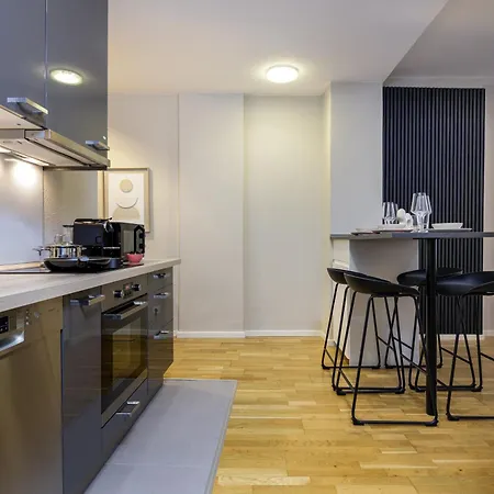 Elly Nine - Stylish Urban *