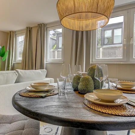 Elly Nine - Stylish Urban Apartment Wiesbaden