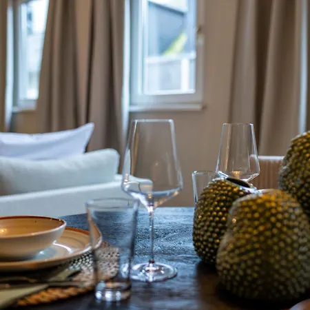 Elly Nine - Stylish Urban