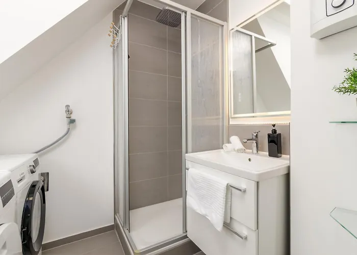 Elly Nine - Stylish Urban