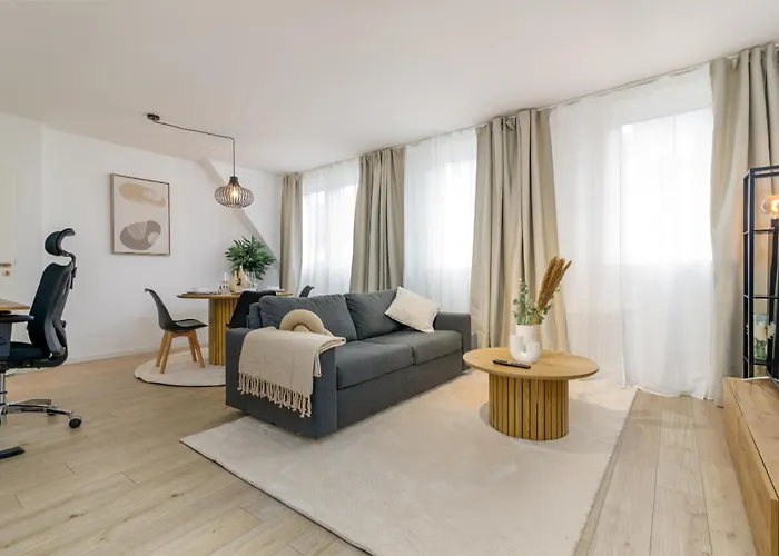 Elly Nine - Stylish Urban