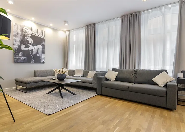 Elly Nine - Stylish Urban *