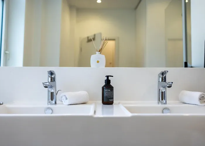 Elly Nine - Stylish Urban Apartman Wiesbaden