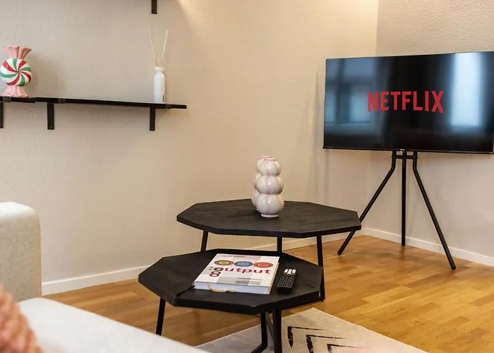 Elly Nine - Stylish Urban