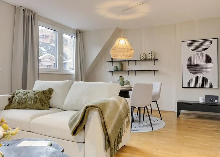 Elly Nine - Stylish Urban *