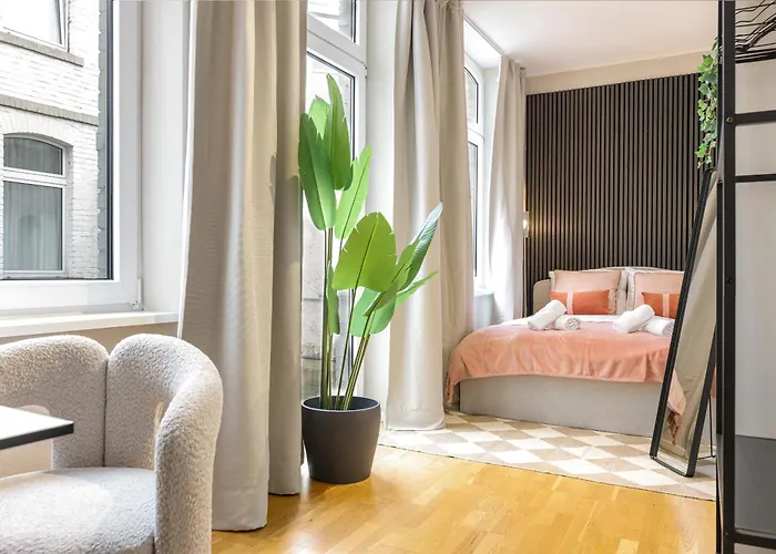 Elly Nine - Stylish Urban