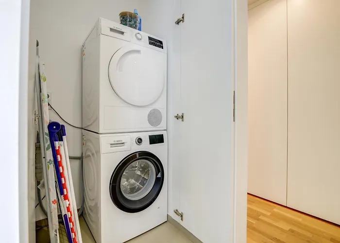 Elly Nine - Stylish Urban Apartman